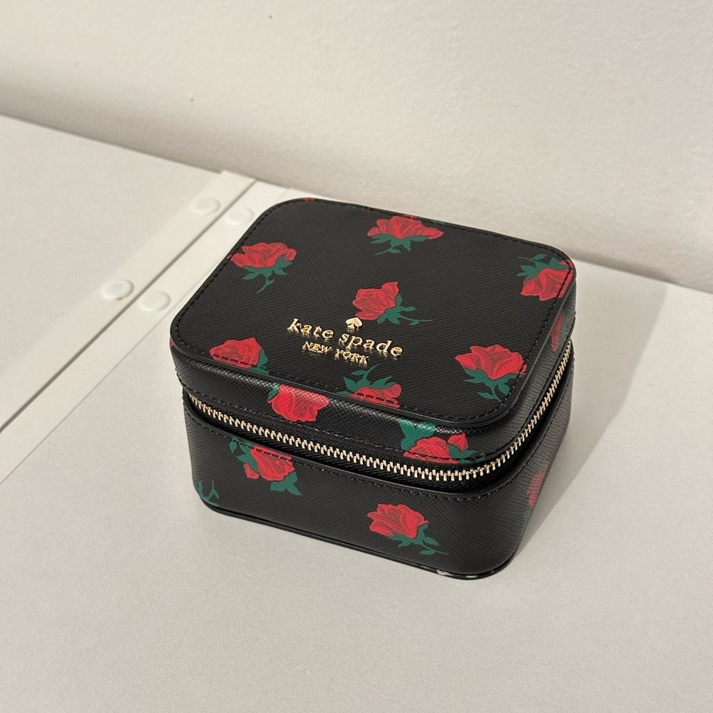Kate Spade Madison Ditsy Rose Jewelry Holder – Excellent, Never Used Condition